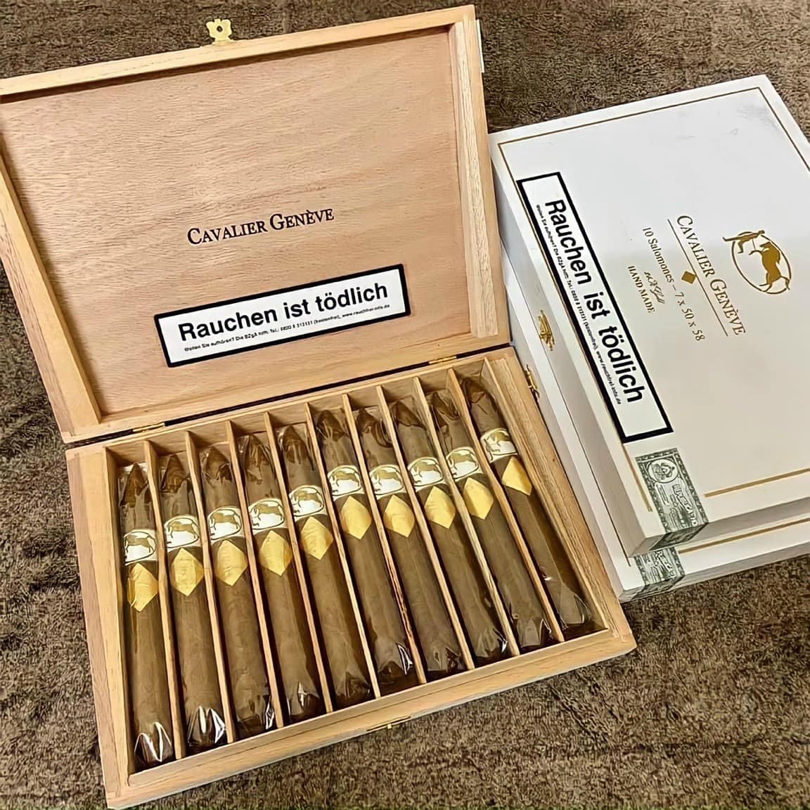 Xi-Ga-Cavalier-Geneve-White-Series-Salomones-Hop-10-Dieu.1
